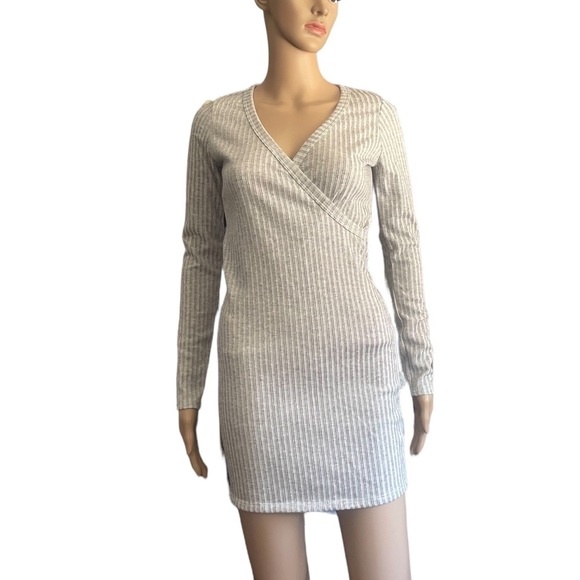 Blue Blush Gray Ribbed long sleeve mini body on dress size small - Picture 1 of 8